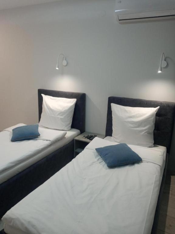Ferienwohnung Lux Na Druhetiv Uschhorod Exterior foto